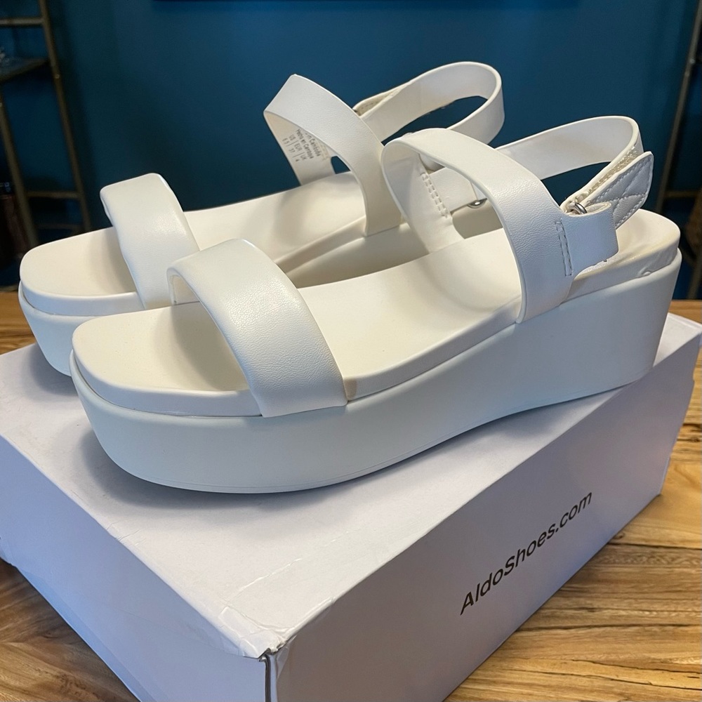 NEW IN BOX ALDO Tisdal Wedge Sandal White 6.5